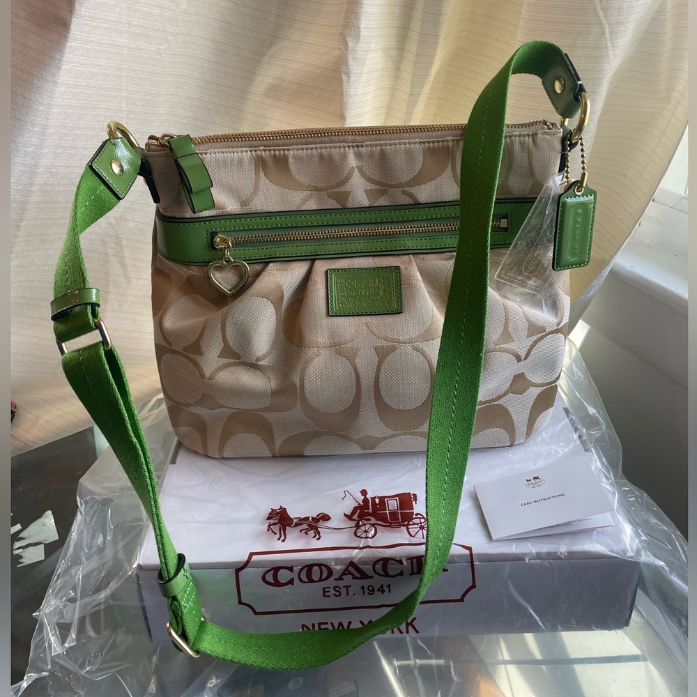 Coach Poppy 2012 Daisy Signature Crossbody Bag Beige & Green w 2 Coach Hangtags - Picture 4 of 17